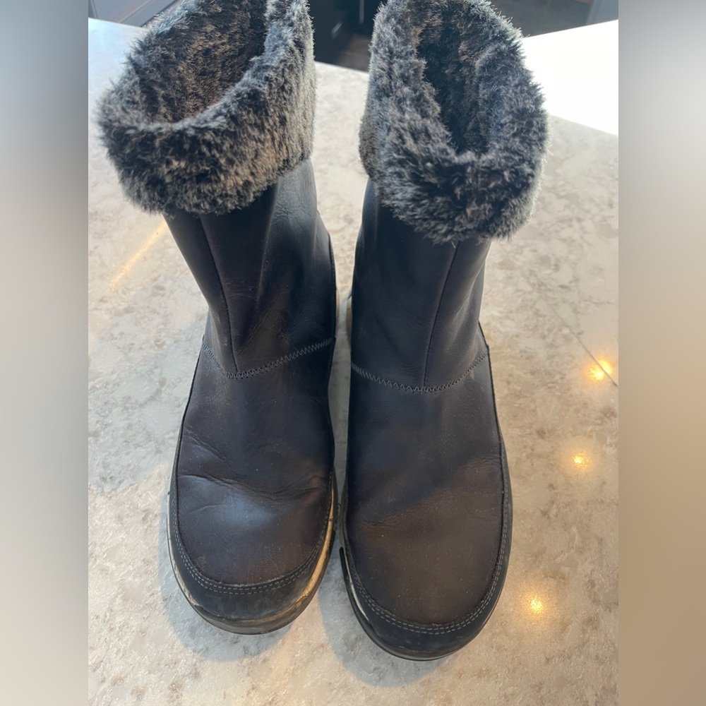 Chaco Borealis snow boots 9.5